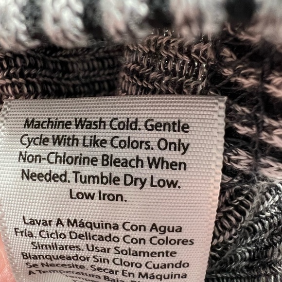 Time and‎ Tru Gray Womens Knit Sweater Top Long Sleeve Crop Size Medium - Picture 8 of 9